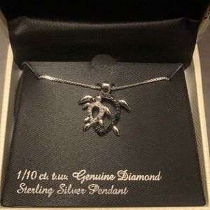 NWT Turtle Pendant necklace